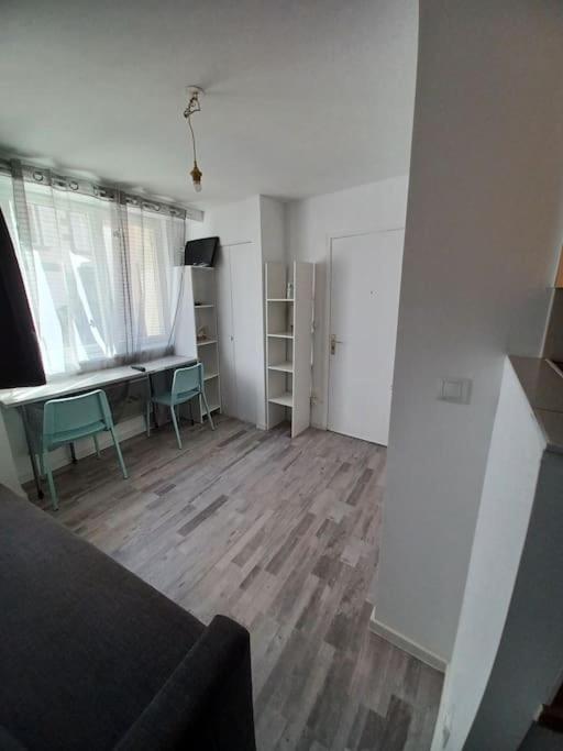Palais De Justice Apartment *